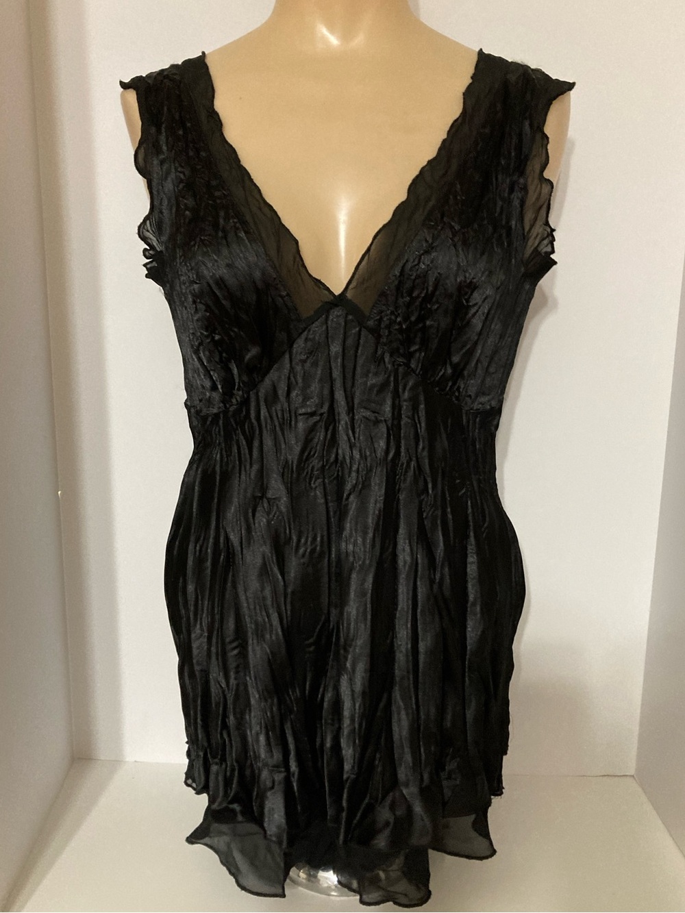 Black “Sateen” S/L, V-Neck Dress Top. Item# SSbl8.  * Also see Item# SSsk10.